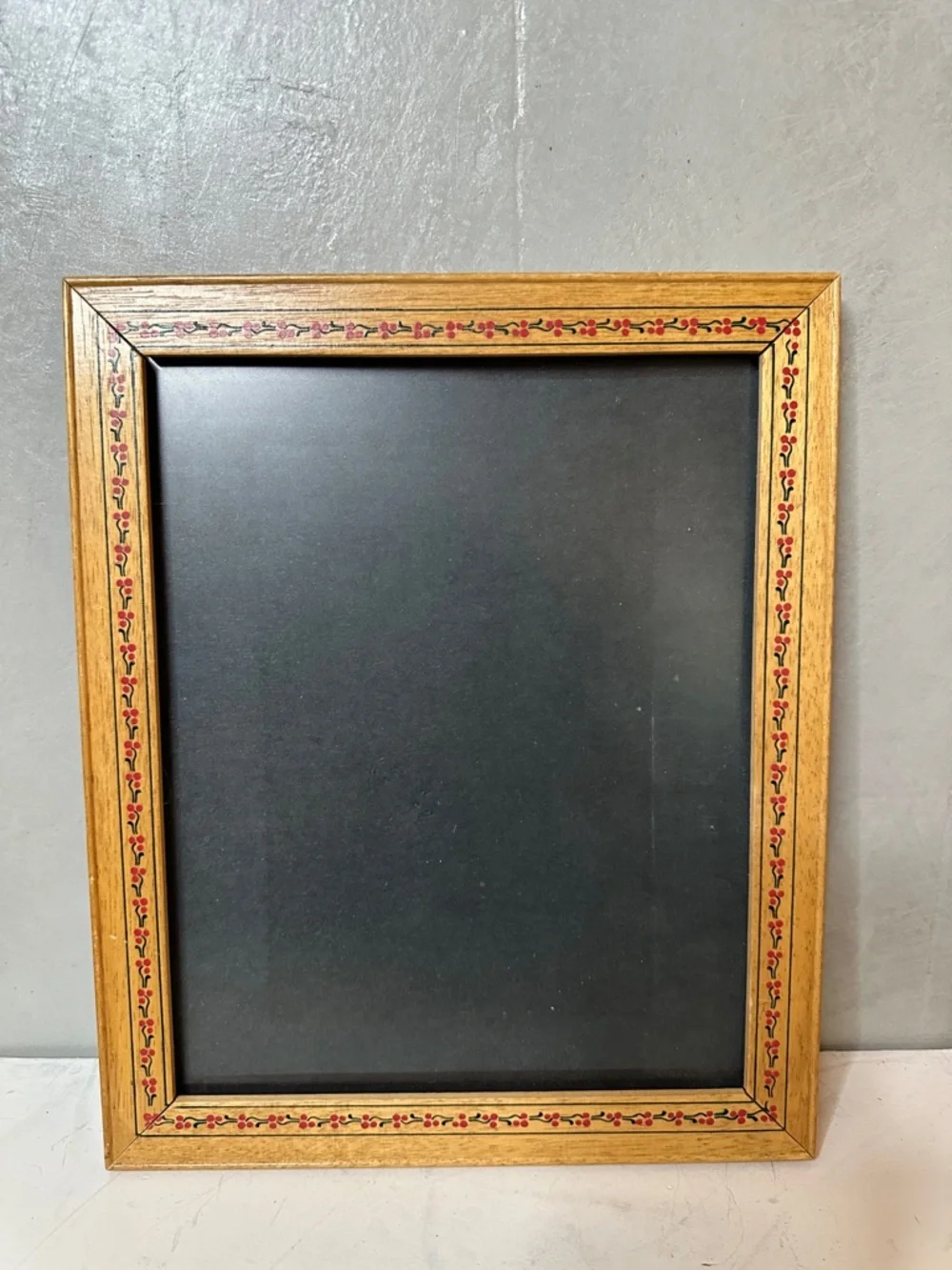 VINTAGE WOOD BORDERED PICTURE FRAME UNIQUE FITS 8X10